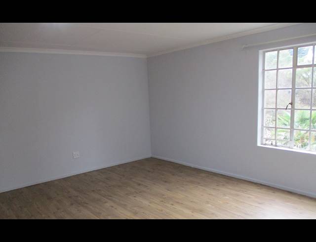 2 BEDROOM APARTMENT FOR SALE IN HELDERKRUIN